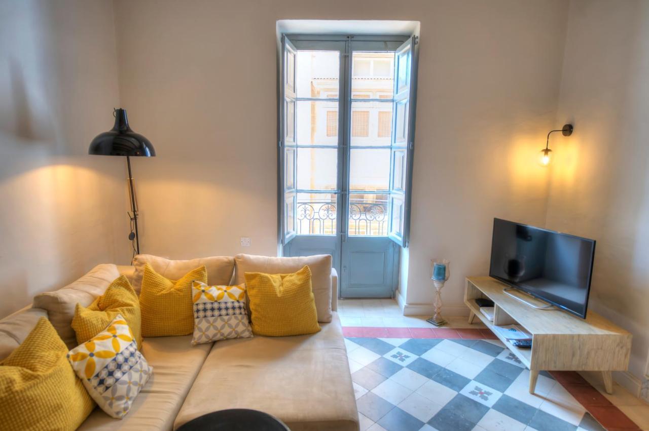 Charming & Traditional Flat In City Center Esch1-2 La Valeta Exterior foto
